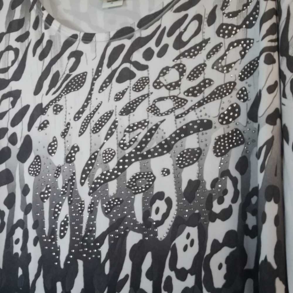 Tunic - Picture 5 of 5